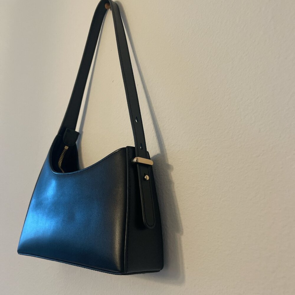 8 Other Reasons Black Shoulder Bag - Picture 3 of 9
